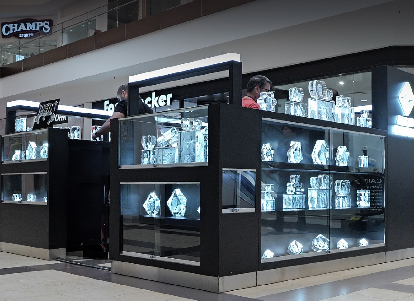 ALT 3D Crystals Brea Mall