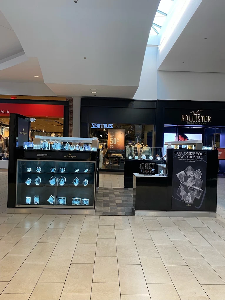 ALT 3D Crystals Los Cerritos Center